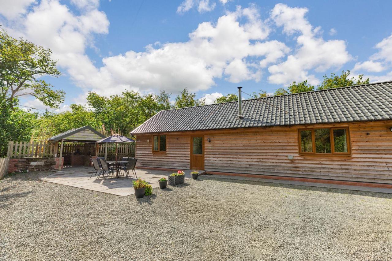 Ploony Hill Lodge Bleddfa Екстер'єр фото